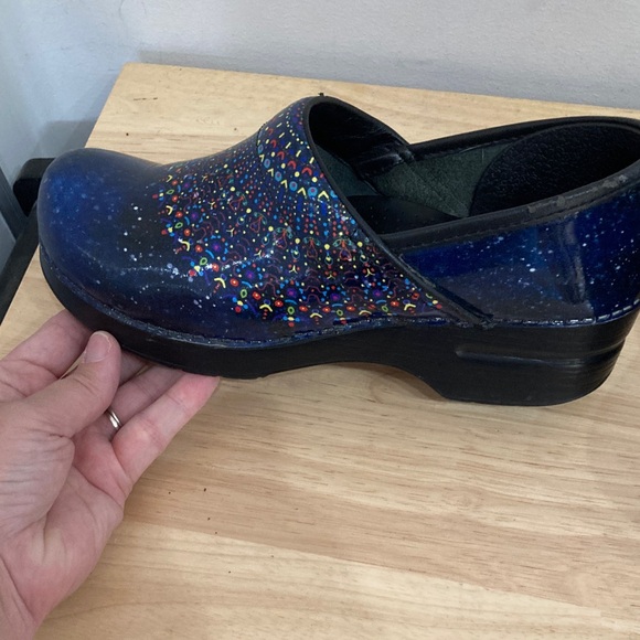 Dansko Blue Mandala Women's Clogs - Picture 6 of 8